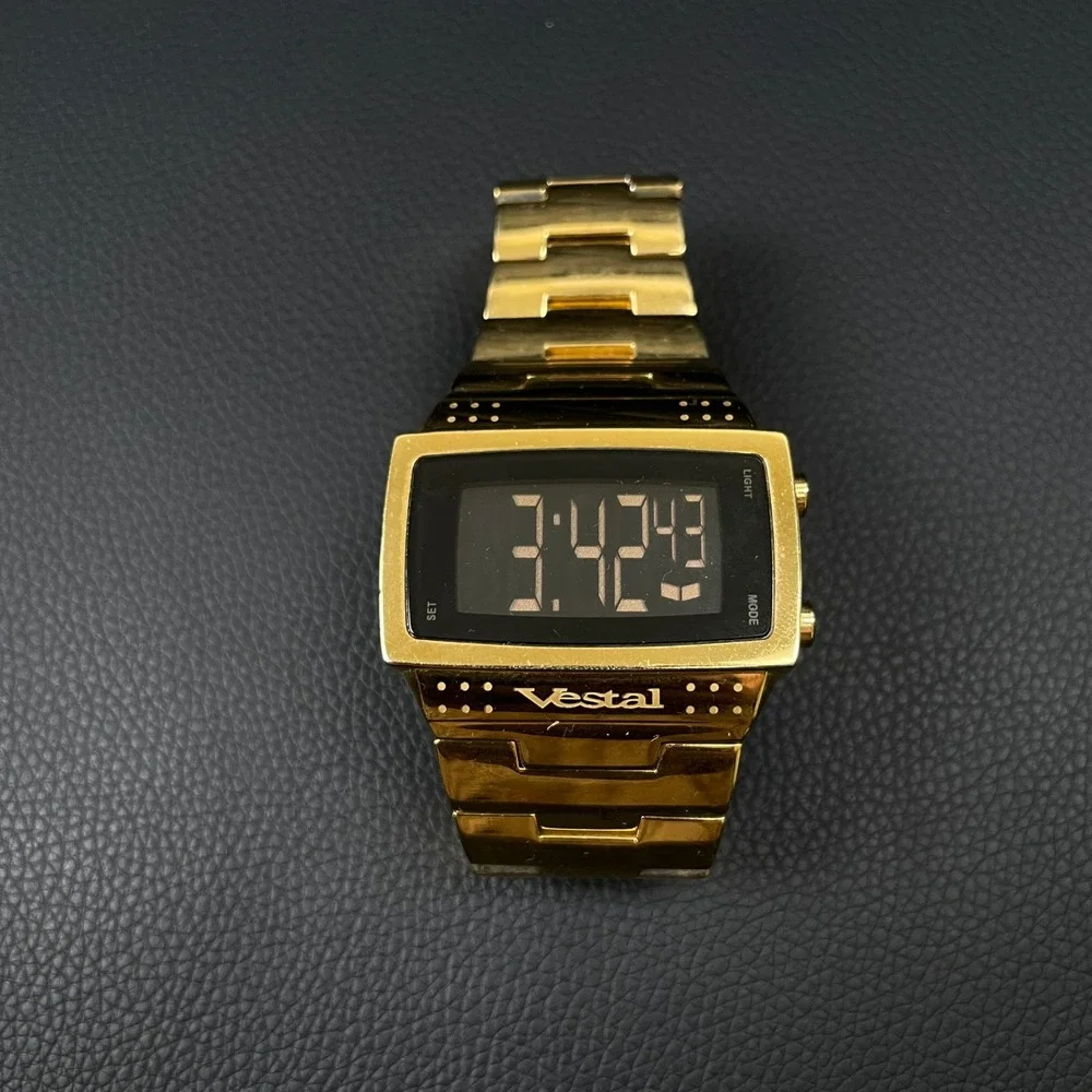 Vestal Dolby Digital Watch Gold Tone Stainless Steel DBY005 Retro Street READ